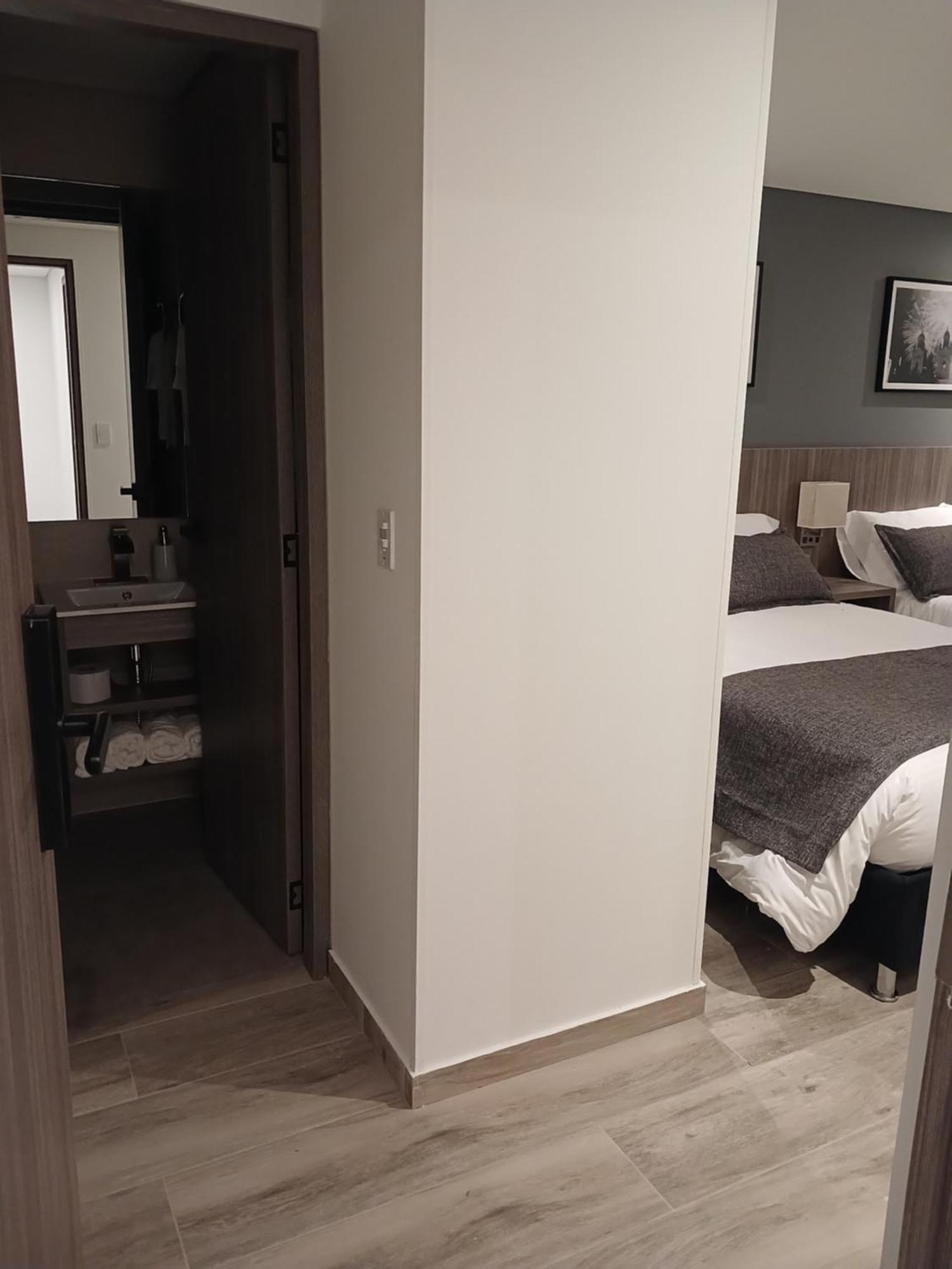 Hotel Santino Jenesano Екстериор снимка
